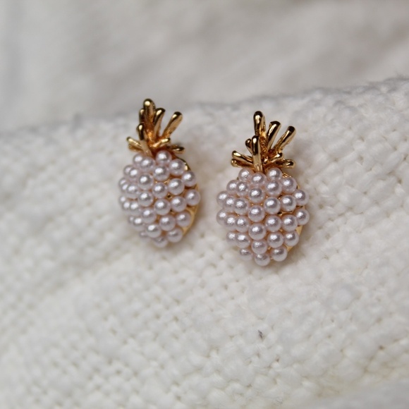 Pineapple Studs with Simulated Pearls and Gold Top - Picture 2 of 4